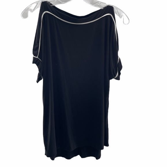 Cable and Gauge Cold Shoulder Top Black and White - Picture 3 of 11